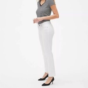 Gap Classic Straight Leg White Jeans Size 10